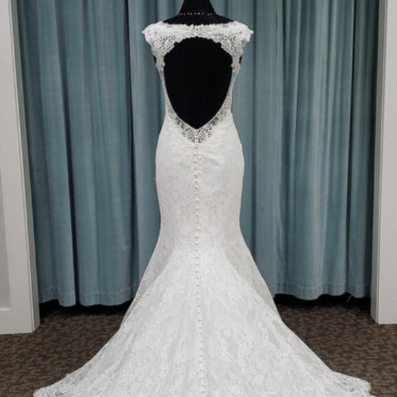 Mermaid Backless Ivory Wedding Dress, Romantic Boho Fitted Sexy Fit & Flare - Picture 4 of 9